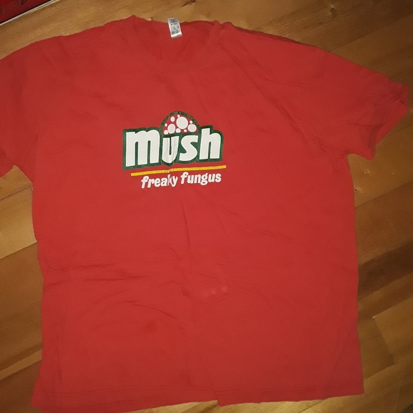 "FREAKY FUNGUS" T-SHIRT